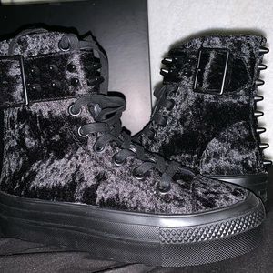 Killstar buckled velvet converse